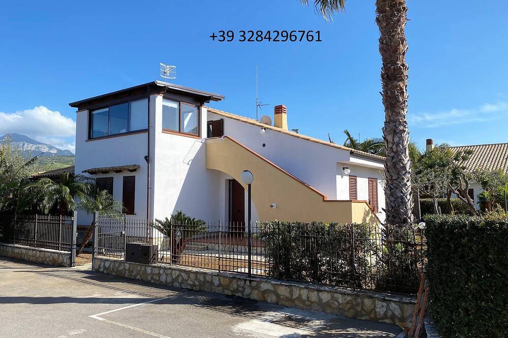 Sunset Home in Piana Calzata, Provincia de Palermo