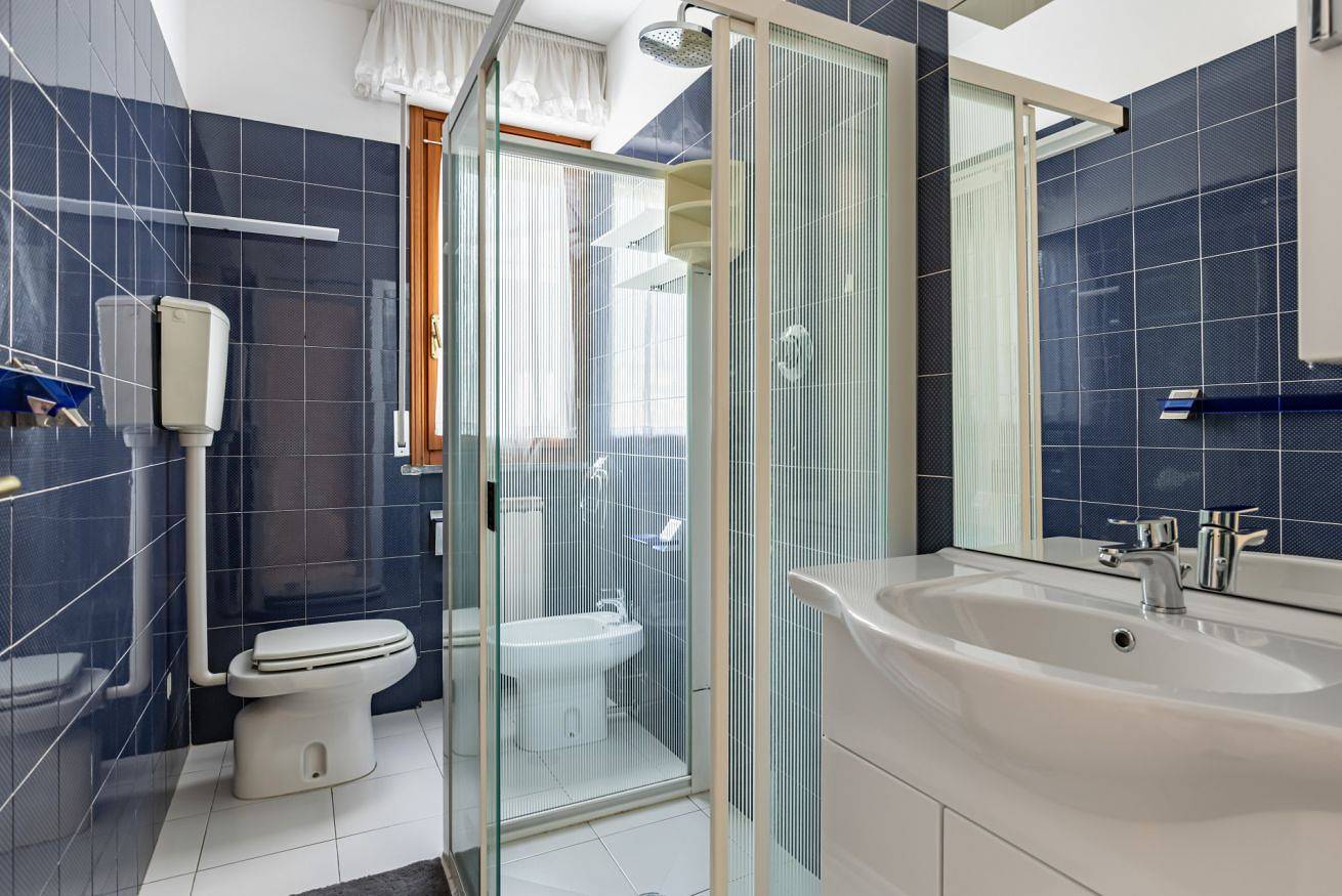 Apartamento entero, Two-Levels Apartment with Terrace and Parking in Viareggio, Costa de la Maremma