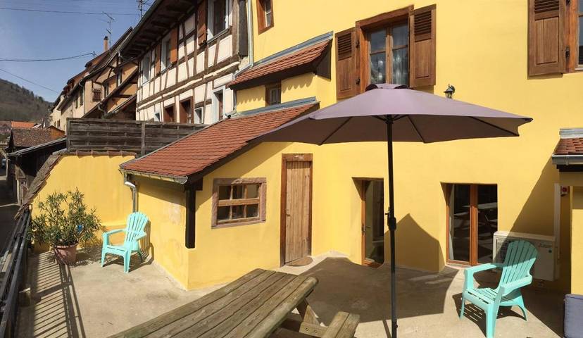 Ferienhaus für 8 Personen, mit Terrasse und Ausblick in Riquewihr
