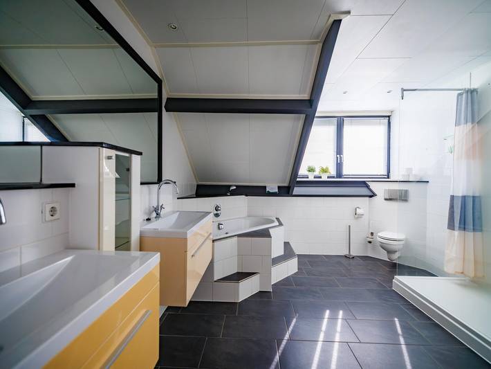 Ferienhaus am Hafen mit Sauna und Spielzimmer in Maurik, Gelderland
