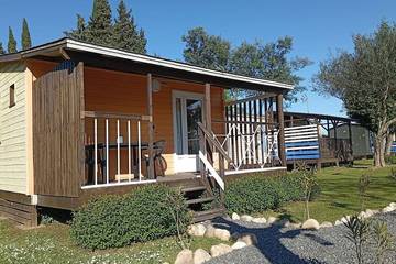 Gîte pour 2 personnes, avec piscine et terrasse à Massillargues-Attuech