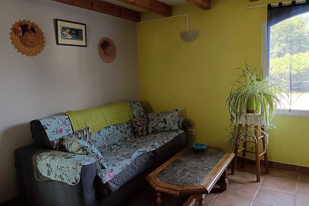 Entire apartment, Homerez - Charming Apt in Le Luc in Le Luc, Draguignan region