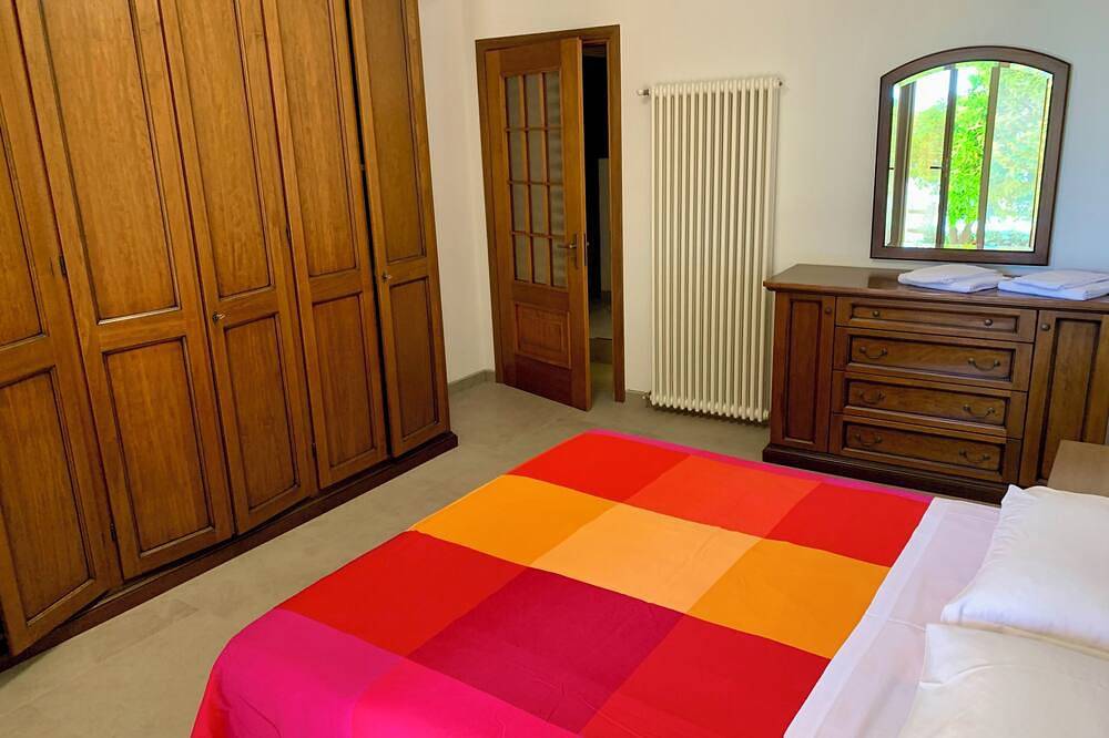 Appartement entier, In relaxation looking at the sea, with pool in Selva (Savone), Commune de Finale Ligure