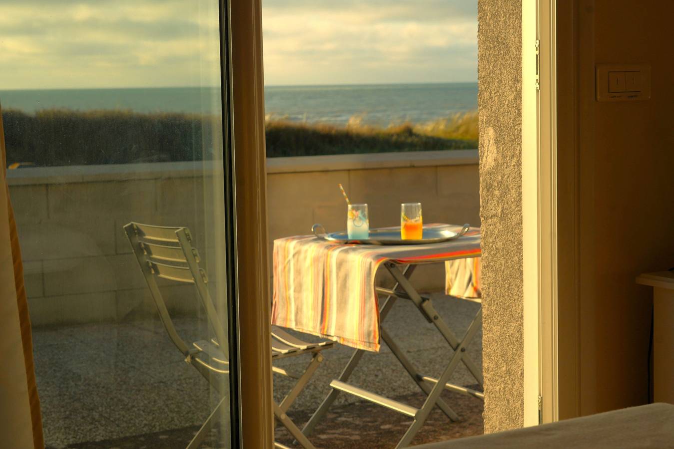 Villa 'Front De Mer Les Cordylines' mit Meerblick, privater Terrasse und Wlan in Saint-Germain-sur-Ay, Coutances und Umgebung