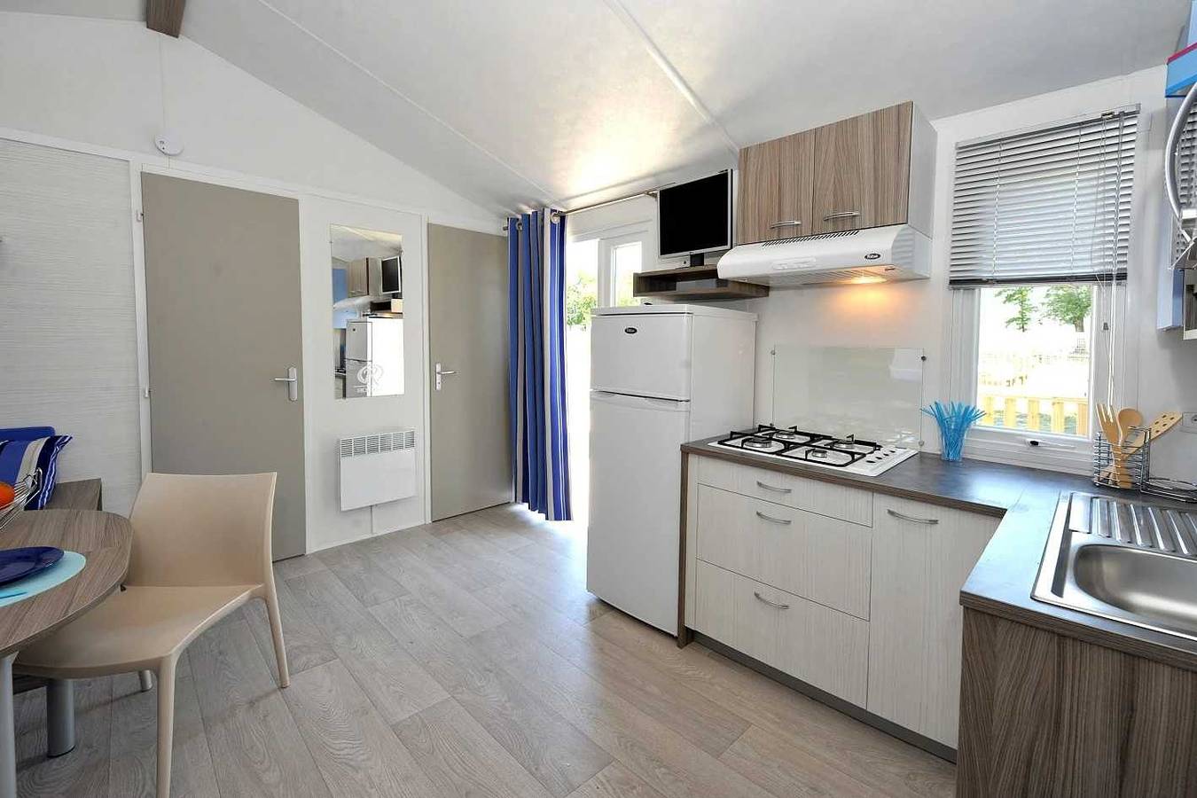 Camping 5 étoiles - Parc aquatique - eeiade in Brem-sur-Mer, Loire Valley