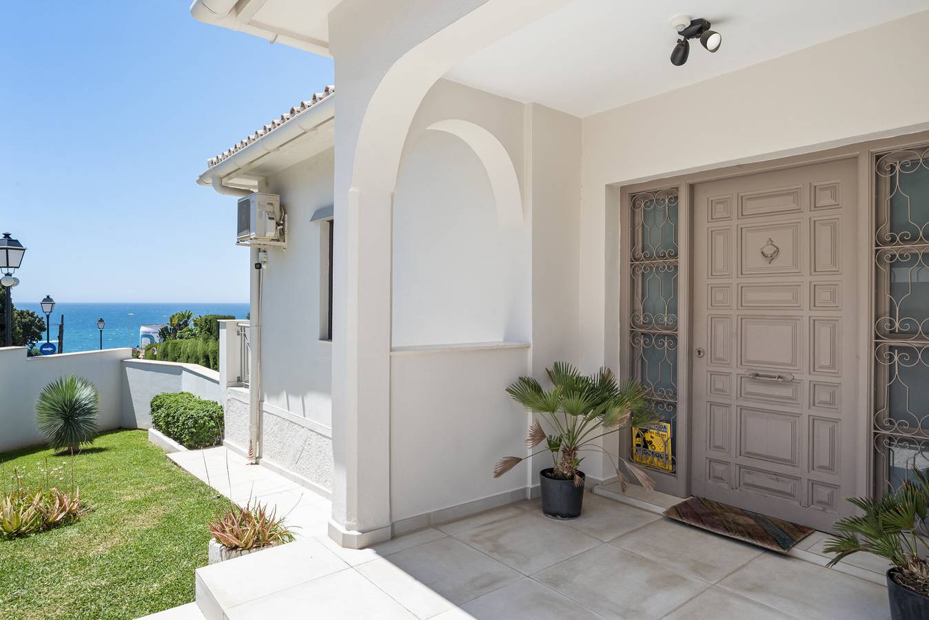 Villa Di Lusso in Las Chapas, Marbella