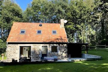 Location de vacances pour 6 personnes, avec jardin et terrasse à Tirepied