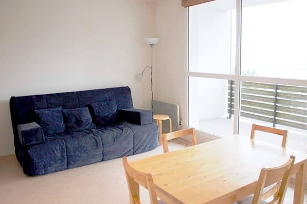 Apartamento entero, Apto 6 pers, Wi-Fi, cerca pistas esquí, garaje privado, vista lago y montañas in Super Besse, Besse-et-Saint-Anastaise