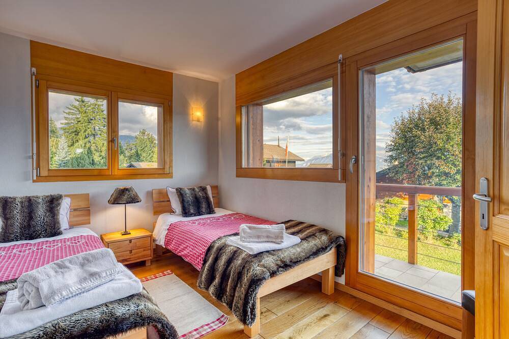 Faszinierende moderne Skihütte mit unglaublich offenen Blick auf die Berge in Anzère, Ayent