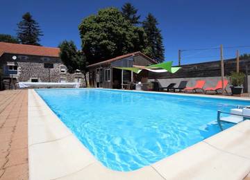 Gîte pour 5 personnes, avec jacuzzi et piscine à Solignac-sur-Loire