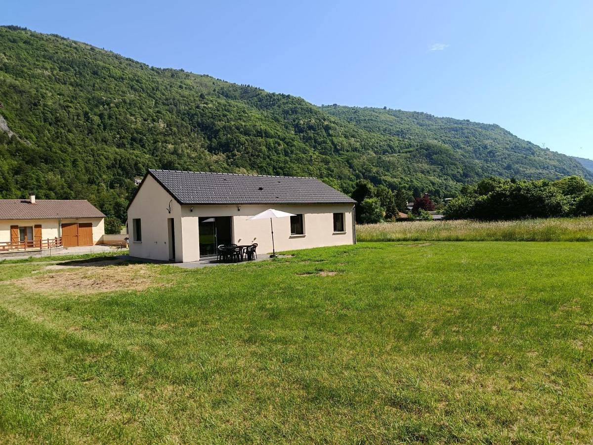 Three-Bedroom Home in Val-de-Sos, Parc naturel régional des Pyrénées ariégeoises