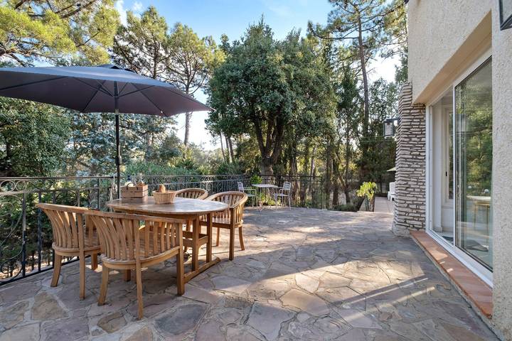 Holiday Home 'Villa La Crausada Dei Camins' with Shared Pool, Private Terrace and Wi-Fi in Fréjus, Medelhavskusten (Frankrike)
