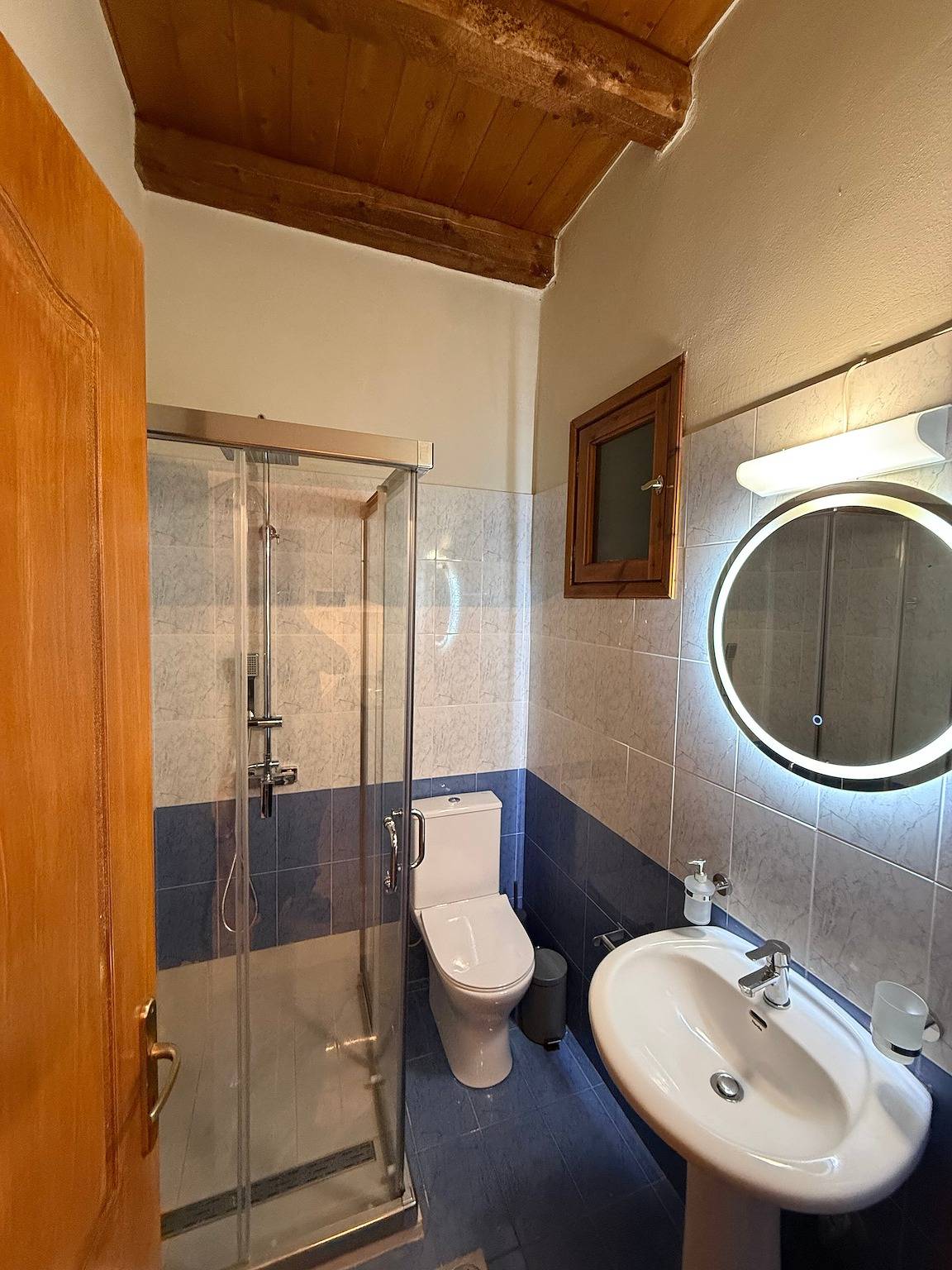 Hel lägenhet, Apartment 'Kyriakos' with Mountain View, Wi-Fi, and Air Conditioning in Euboia