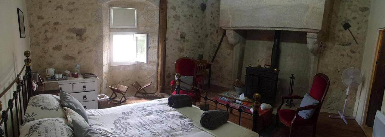 Double Room with Private Bathroom in La Forêt-sur-Sèvre, Deux-Sèvres
