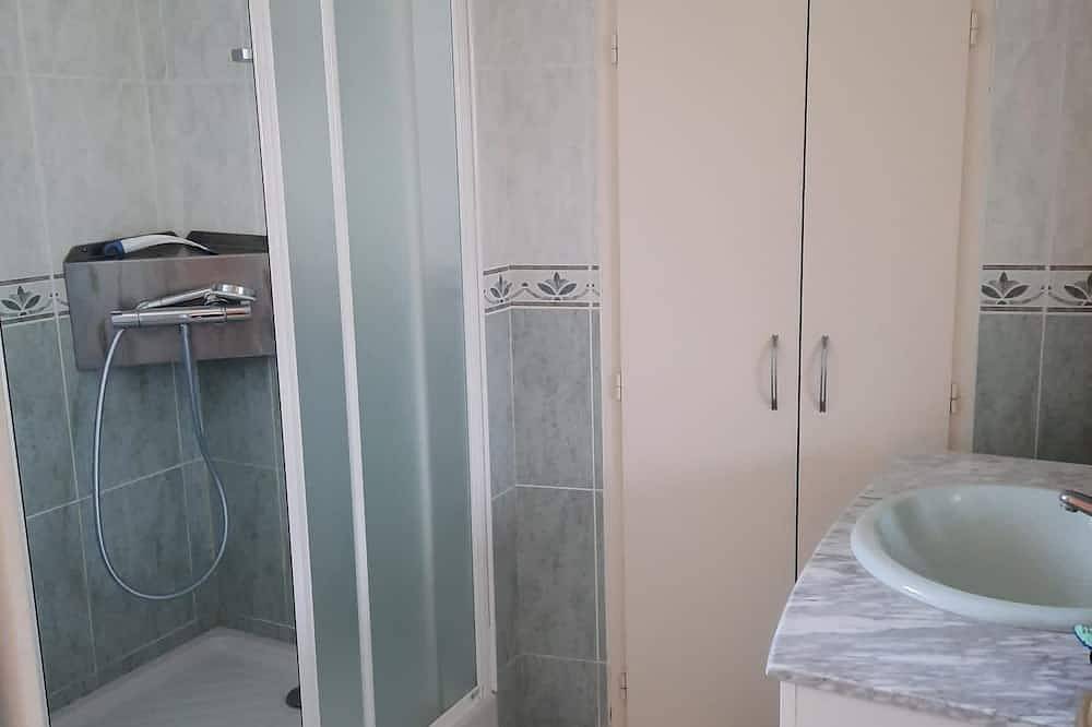 Maisonnette pour 2 personnes avec grande terrasse privée et parking in Souillac, Lot