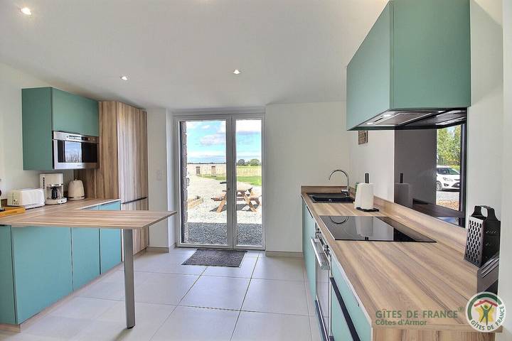 Gîte pour 4 personnes, avec jardin et terrasse à Plurien - 2