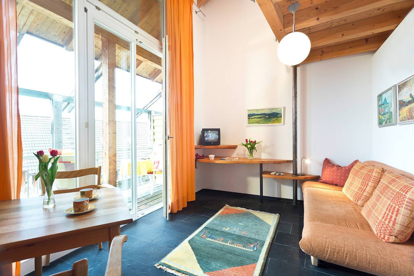 'Doppelzimmer 2' mit Seeblick, Balkon und Wi-Fi in Markelfingen, Radolfzell am Bodensee