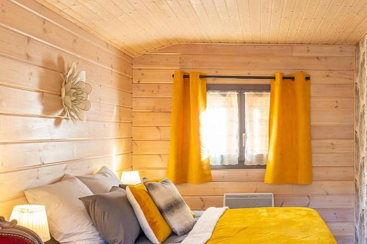 Gîte pour 4 personnes, avec terrasse ainsi que jardin et sauna à Le Ménil - 3