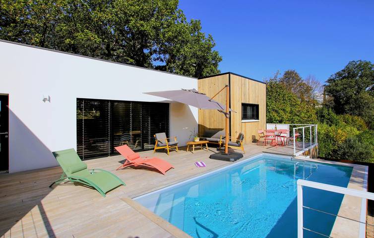 Location de vacances pour 10 personnes, avec jardin ainsi que terrasse et piscine à Suze-la-Rousse - 4