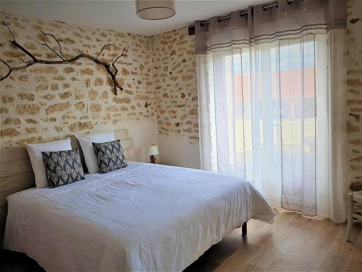 Chambre d’hôte pour 2 personnes, avec piscine ainsi que jardin et terrasse dans Indre