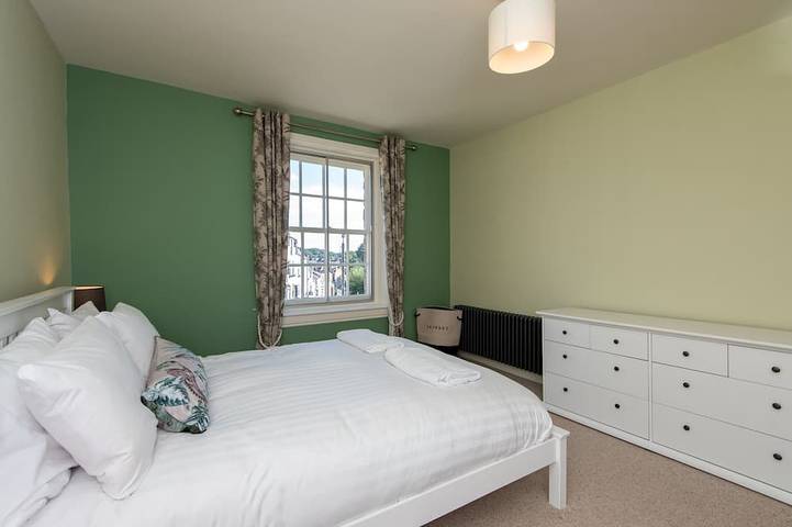 Toast Lettings | Crossgate, 2 bedroom Durham City cottage with castle views in Durham, Comté de Durham