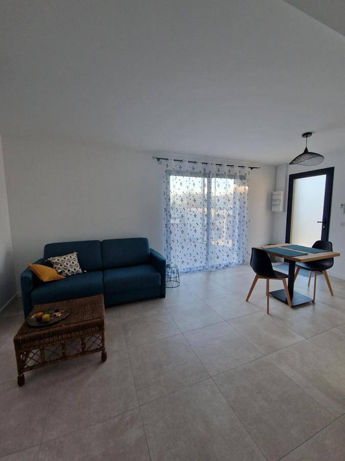 Appartement entier, Terre de Crussol - Gite 3 étoiles en Ardèche, avec piscine et clim, 2-4 personnes in Saint-Péray, Région de Tournon-sur-Rhône
