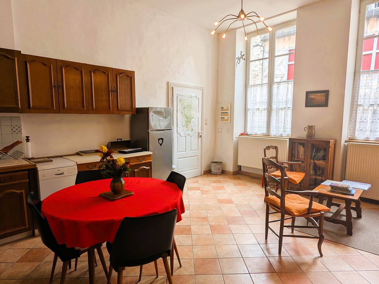 Cozy cottage with shared courtyard, Vézelay center in Vézelay, Morvan Regional Nature Park