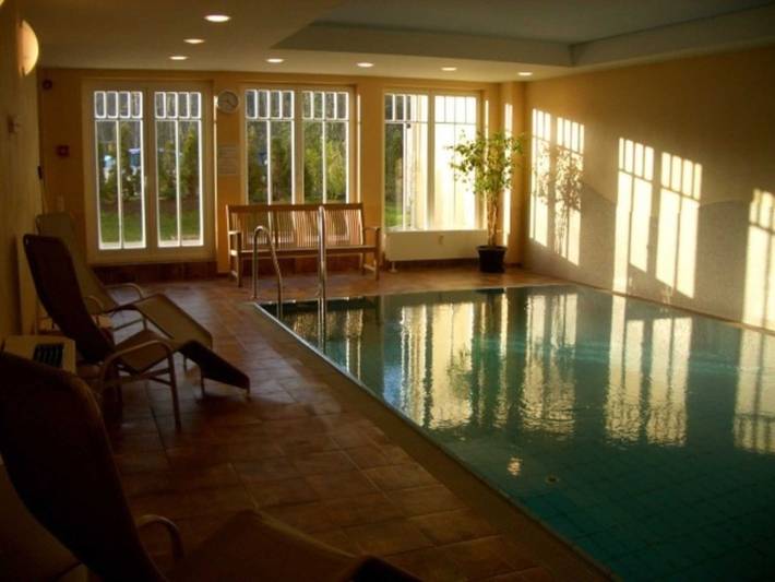 Ferienwohnung für 3 Personen, mit Pool und Sauna sowie Balkon, kinderfreundlich in Kühlungsborn - 2