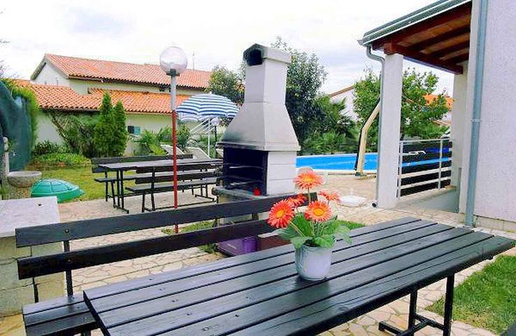 Ferienwohnung für 4 Personen, mit Balkon und Garten in Poreč - 3
