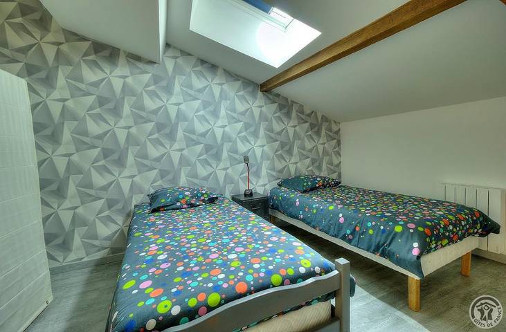 Gîte pour 10 personnes, avec terrasse dans Rhône - 4