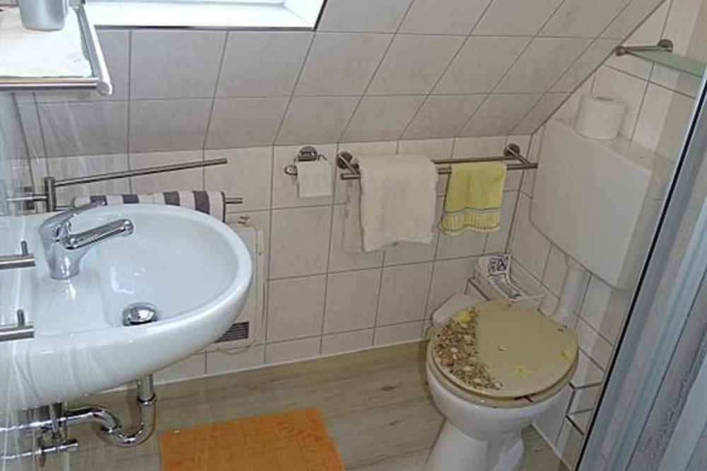 Ganze Wohnung, Appartement mit Duschbad/Wc und Balkon - Gästehaus Liebrecht in St. Peter-Bad, St. Peter-Ording