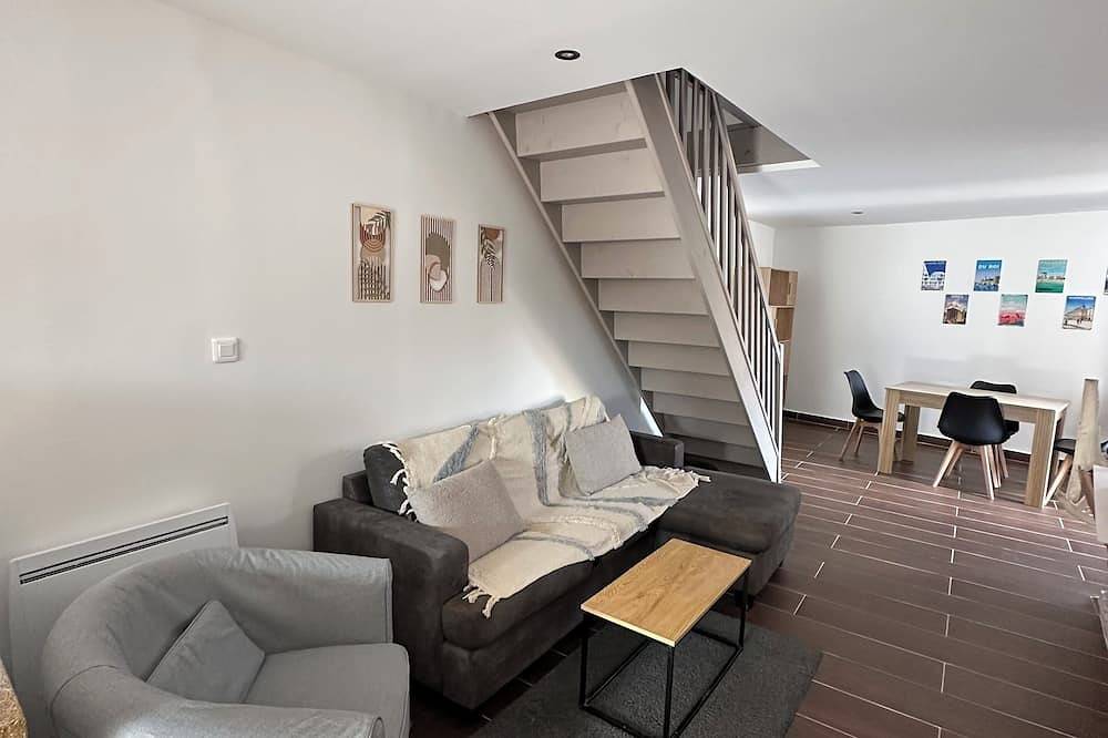 Appartement entier, Duplex Cosy en Cœur de Ville in Lunel, Côte d'Améthyste