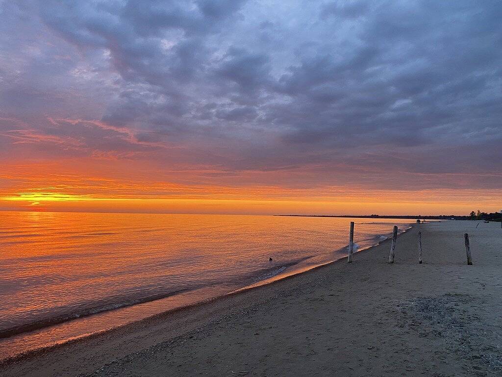 Sauble Beach Cottage – Steps to Beach & Shops in Sauble Beach, Huronsee (Kanada)