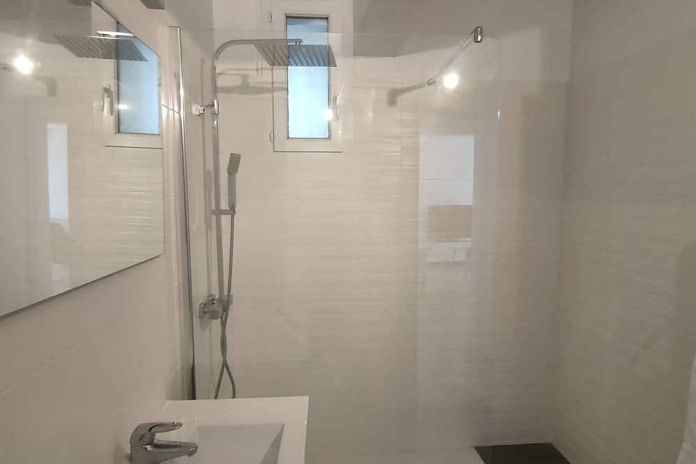 Entire apartment, T2 - Villa Martine in La Ciotat, Marseille region