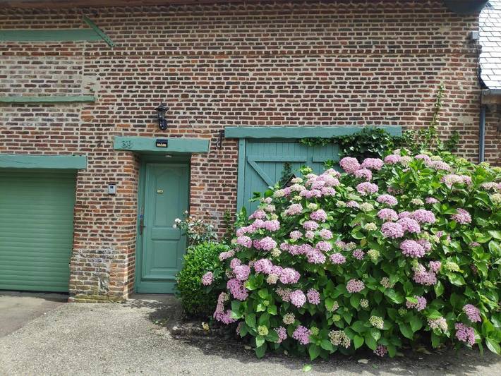 Gîte pour 2 personnes, avec jardin à Saussay-la-Campagne
