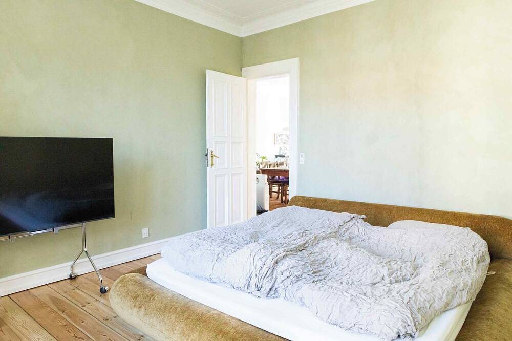Ganze Wohnung, Magnificent Copenhagen home with artistic charm in Frederiksberg, Kopenhagen
