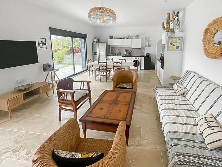 Location de vacances pour 8 personnes, avec jardin ainsi que vue et piscine dans Plage de La Birochère - 3