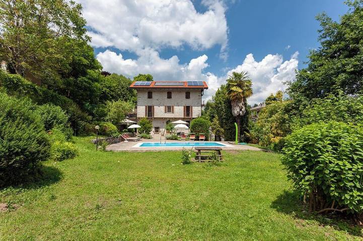 Entire apartment, Casa Frey apt. 3 room apartment on Lake Orta with garden and swimming pool in Vacciago, Comune di Ameno