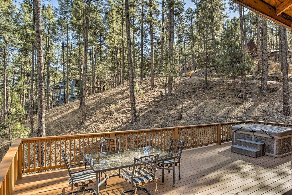 Abgeschiedenes \"The Lincoln Cabin\" mit Whirlpool und 3 Decks! in Ruidoso, Ski Apache