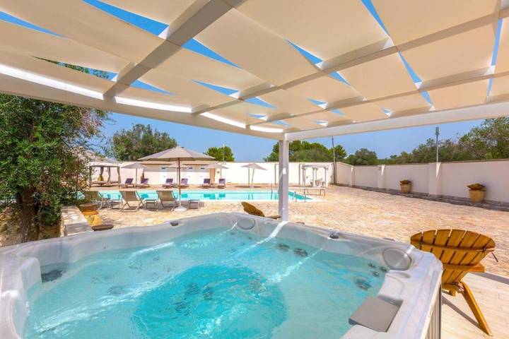Villa per 6 persone, con Idromassaggio e Terrazza nonché Piscina a Oria