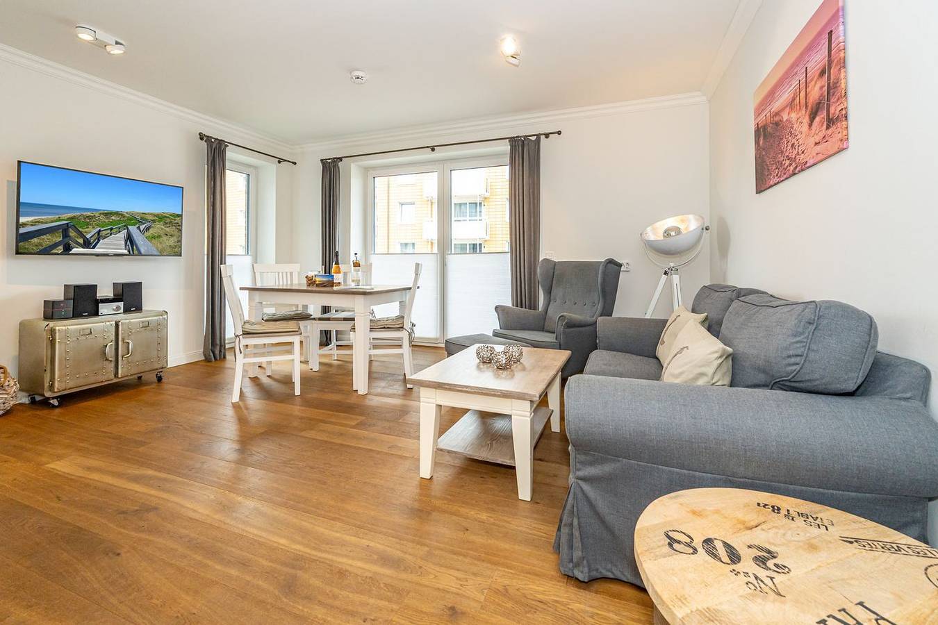Ganze Wohnung, Moderne Ferienwohnung für 2 Personen mit Balkon und Stellplatz direkt am Strand in Westerland, Sylt (Gemeinde)
