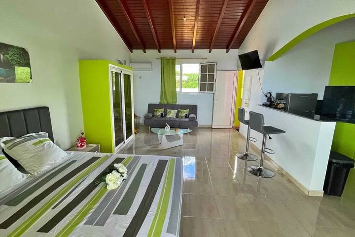 Gîte pour 2 personnes, avec piscine et balcon à Capesterre-Belle-Eau - 3