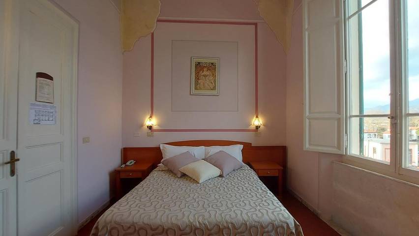 Hotel für 2 Personen, mit Terrasse und Garten sowie Ausblick in Marina di Massa - 2