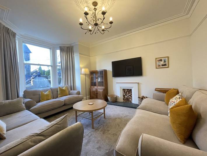 Cottage for 10 people, with garden and balcony as well as view, with pets in the Lake District