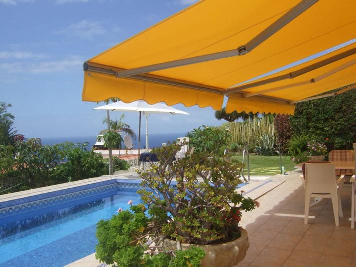 Bungalow para 4 personas, con Terraza además de Jardín y Piscina en Madrid