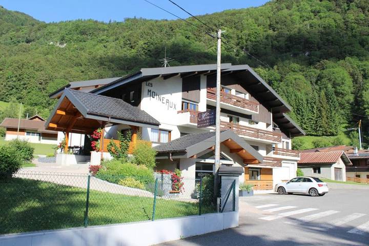 Hôtel pour 2 personnes, avec piscine et sauna ainsi que vue et jardin, animaux acceptés à Bellevaux - 2
