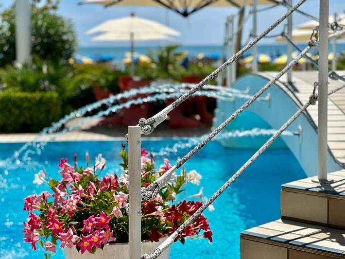 Hotel für 2 Personen, mit Ausblick und Terrasse sowie Pool in Jesolo - 2