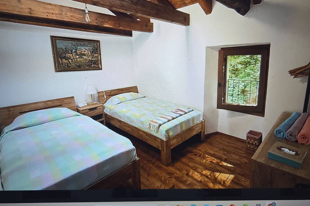 Cozy old mountain house renovated completely new in Cavaglio-Spoccia, Valle Cannobina
