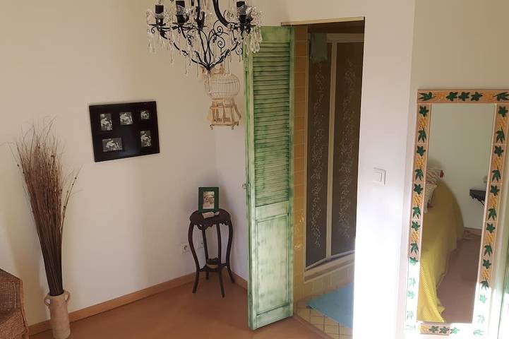 Location de vacances pour 6 personnes, avec jacuzzi ainsi que jardin et terrasse à Eyguières - 3