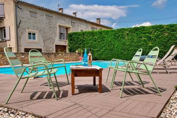 Gîte pour 8 personnes, avec jardin ainsi que vue et piscine, animaux acceptés à Malras